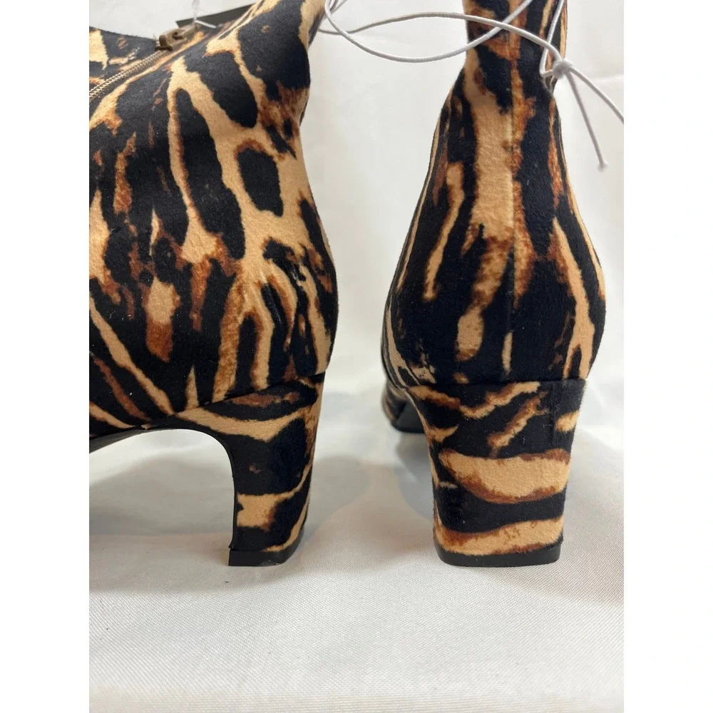 A New Day Womens Leopard Tiger Print Ankle Boots Square Toe Block‎ Heel 9.5 NEW